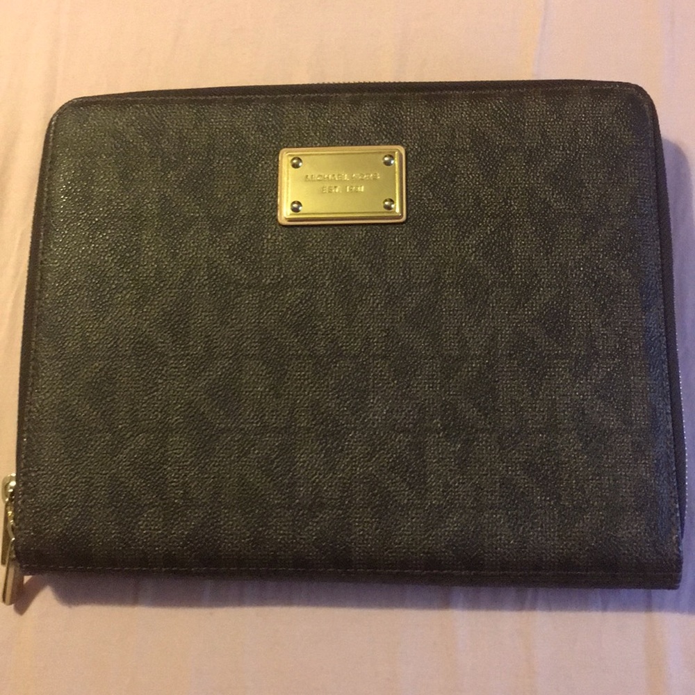 Michael Kors IPad/Tablet Case with Pocket